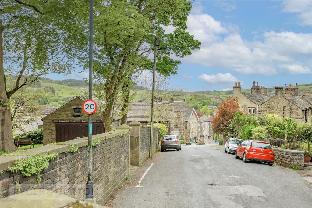 House in Oldham, Saddleworth - View 5
