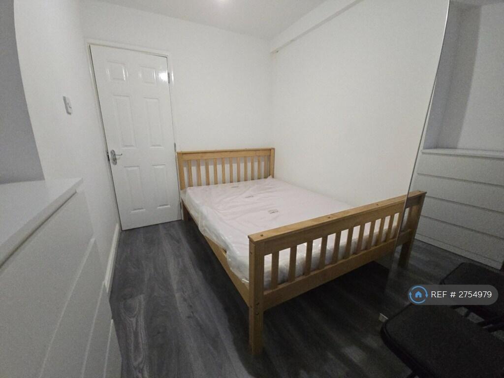 1 bedroom house share for rent
