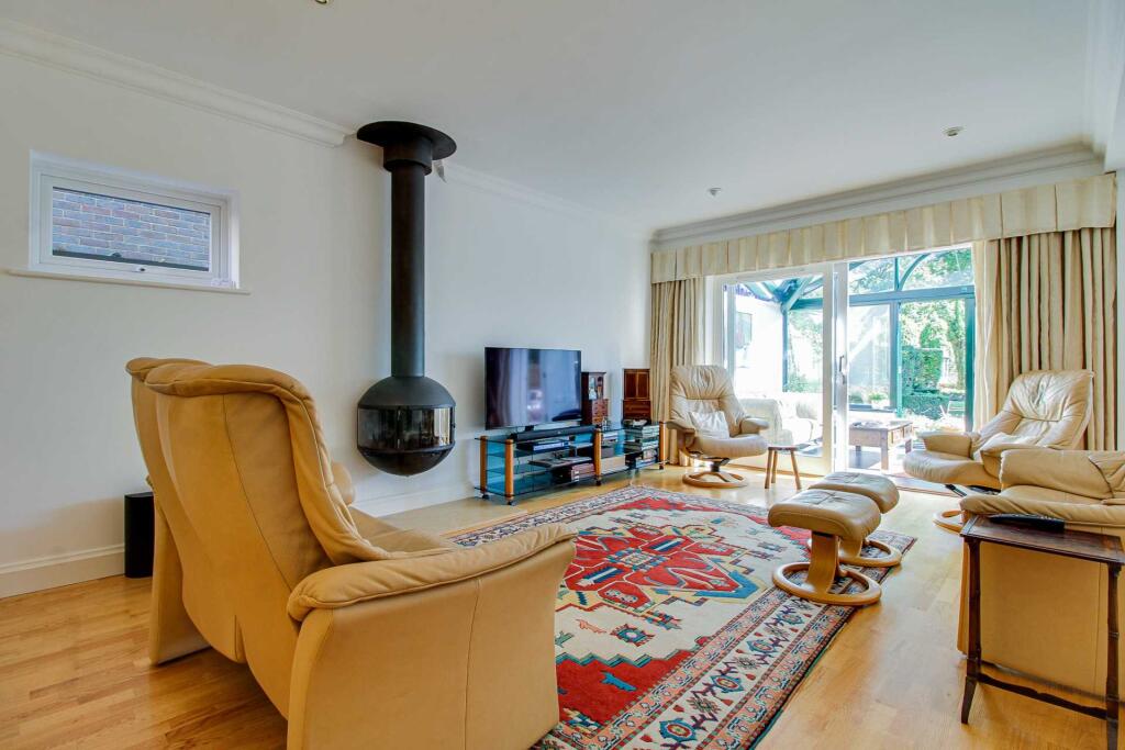 House in Lewes, Plumpton Green - View 2