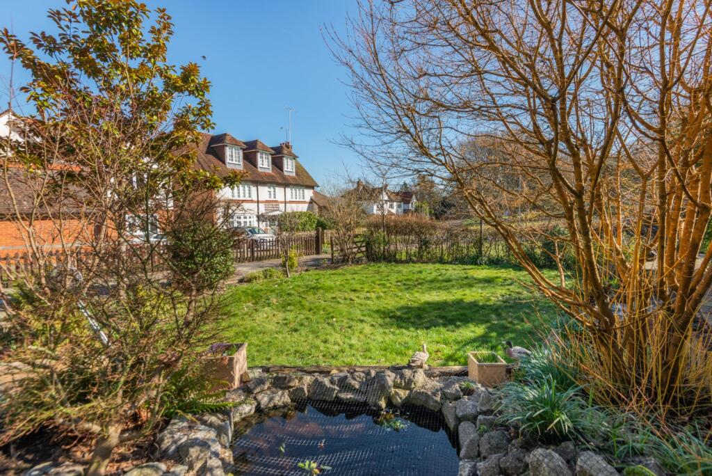 East Common, Harpenden, Hertfordshire - More