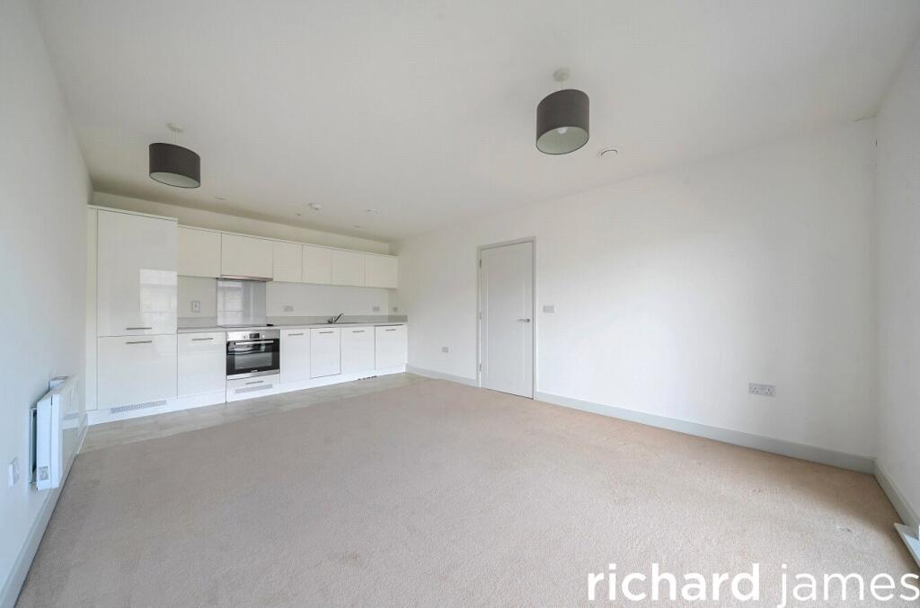 Apartment in Swindon - View 5