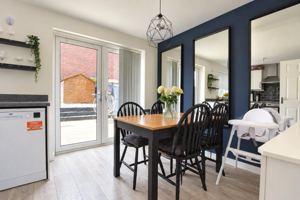 House in Weston-super-Mare, North Somerset - More