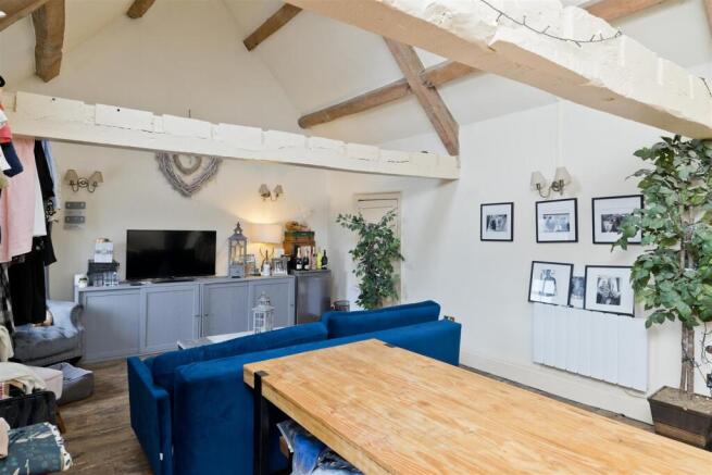 57 High Street - The Flat - Second Floor - Sitting