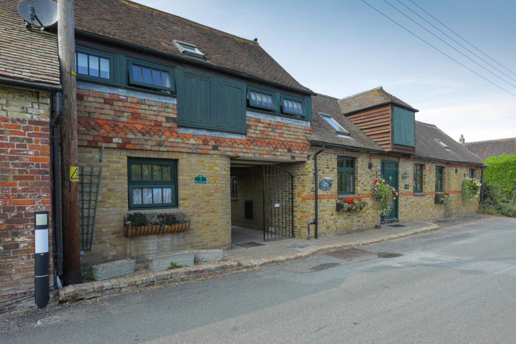 The Courtyard, Durlock Road, Staple, Canterbury, CT3
