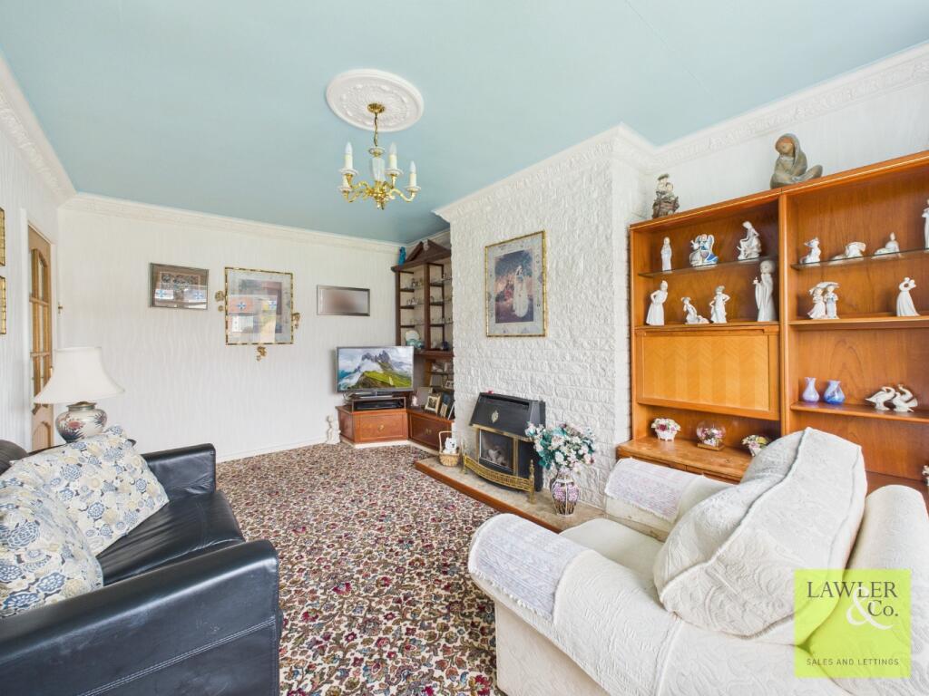 Parklands Way, Poynton, Stockport, Cheshire, SK12 1AL photo 3