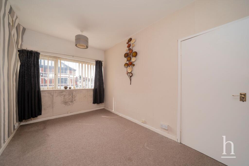 Woodchurch Road, Birkenhead, CH42 photo 4