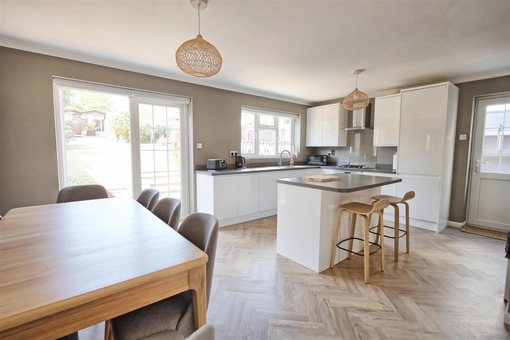 House in Ware, Kings Hill - View 5