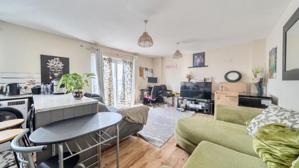 Main image of property: Hounslow TW3 1QQ, Hounslow, TW3 1QQ