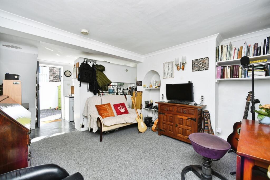 House in Brighton - View 2