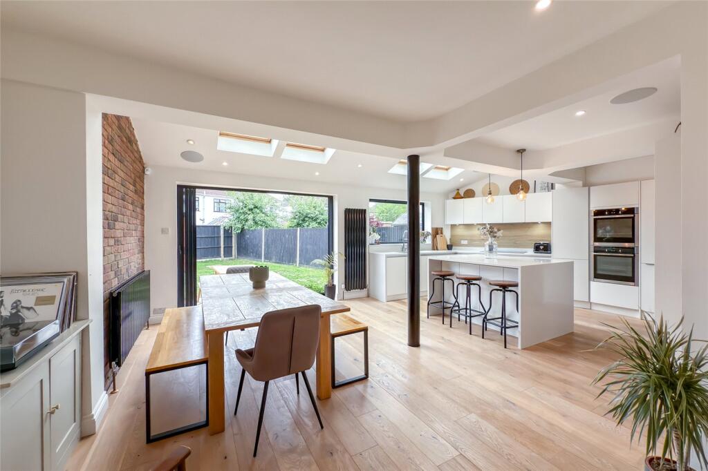 House in St Albans, The Camp - View 4