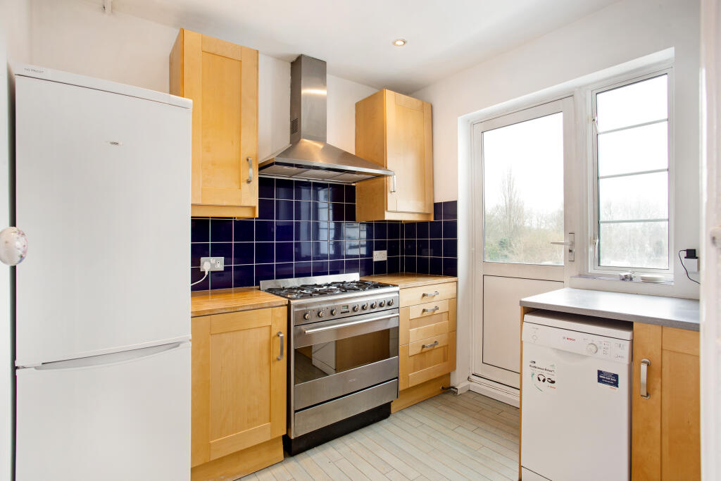 Apartment in Twickenham - View 3