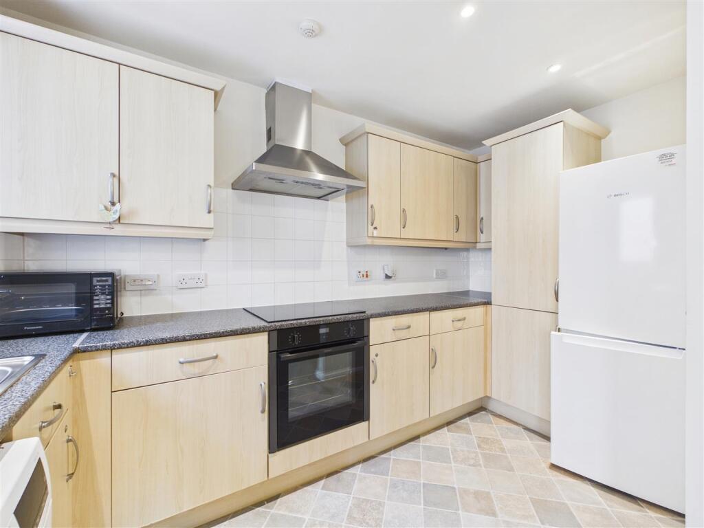 Apartment in Sheffield - View 5
