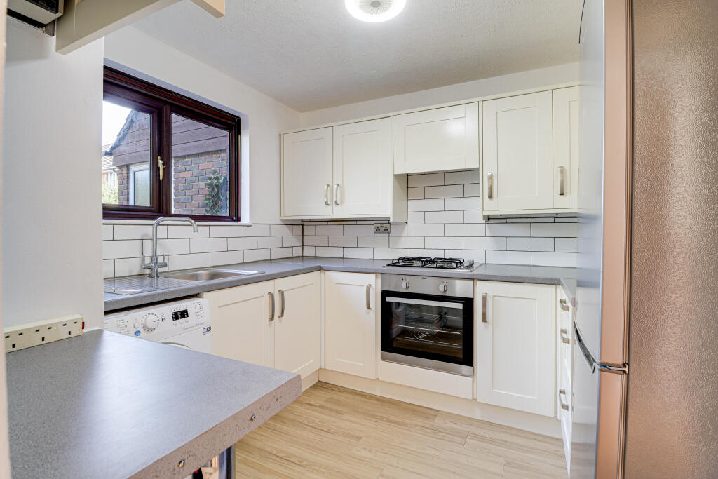 Apartment in St Albans - More