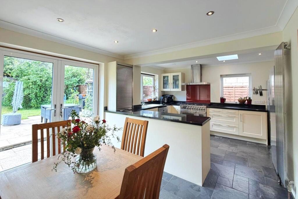 House in Guildford, Ash - View 2