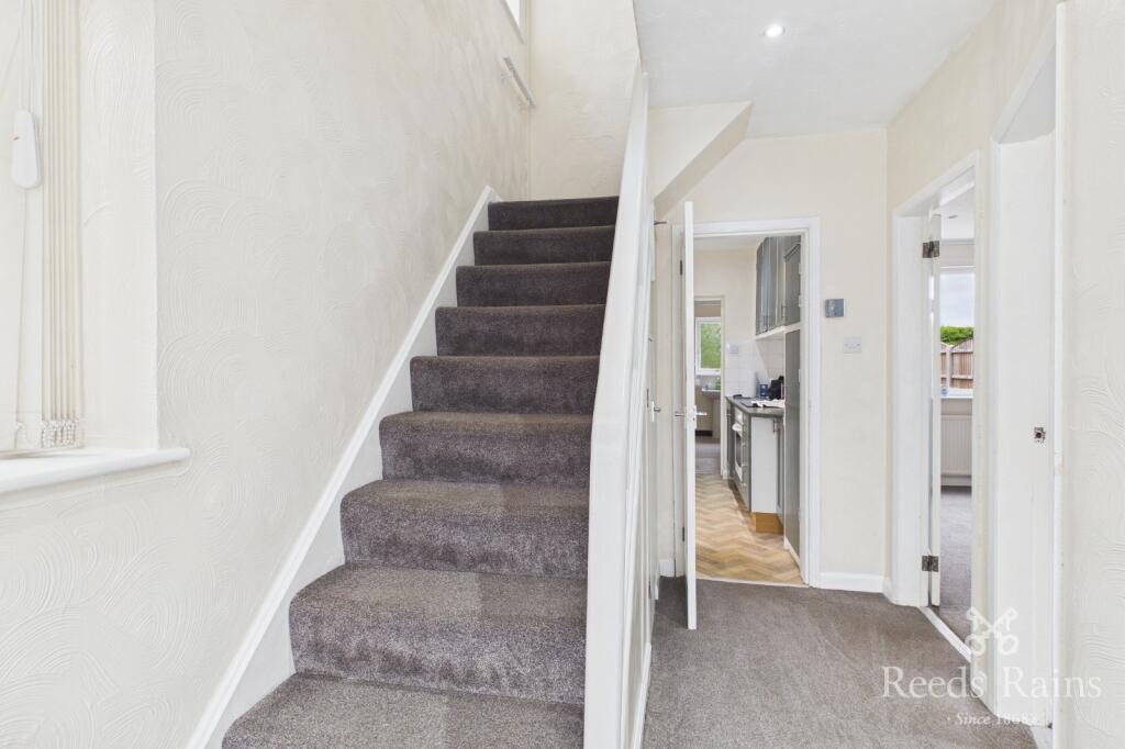 Alden Crescent, Pontefract, West Yorkshire, WF8 photo 3