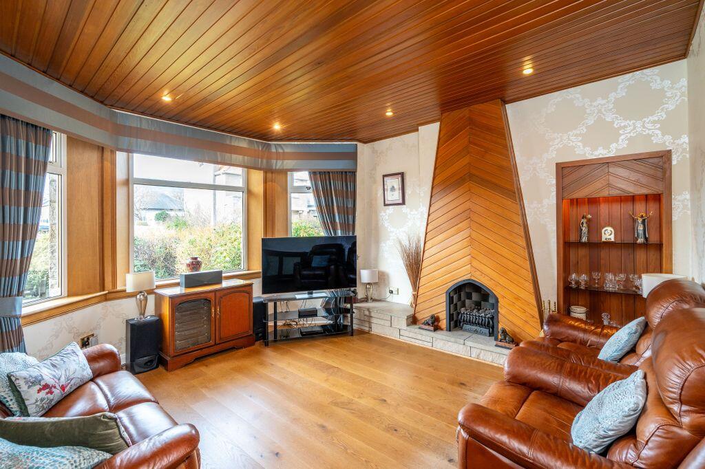 45 Meadowfield Avenue, Edinburgh, EH8 7NP - View 2