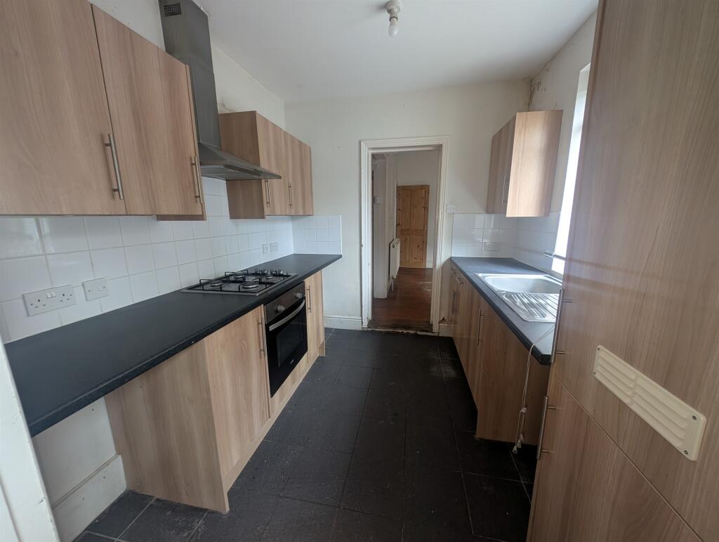 House in Hull - More