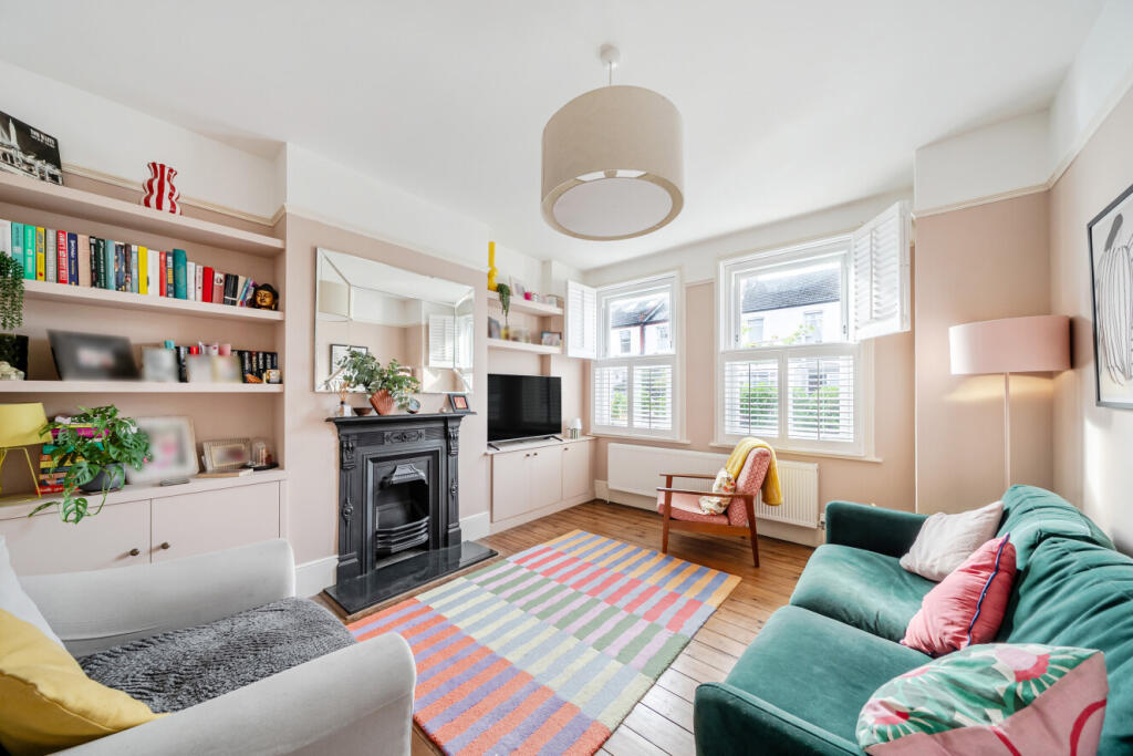 House in London - View 2