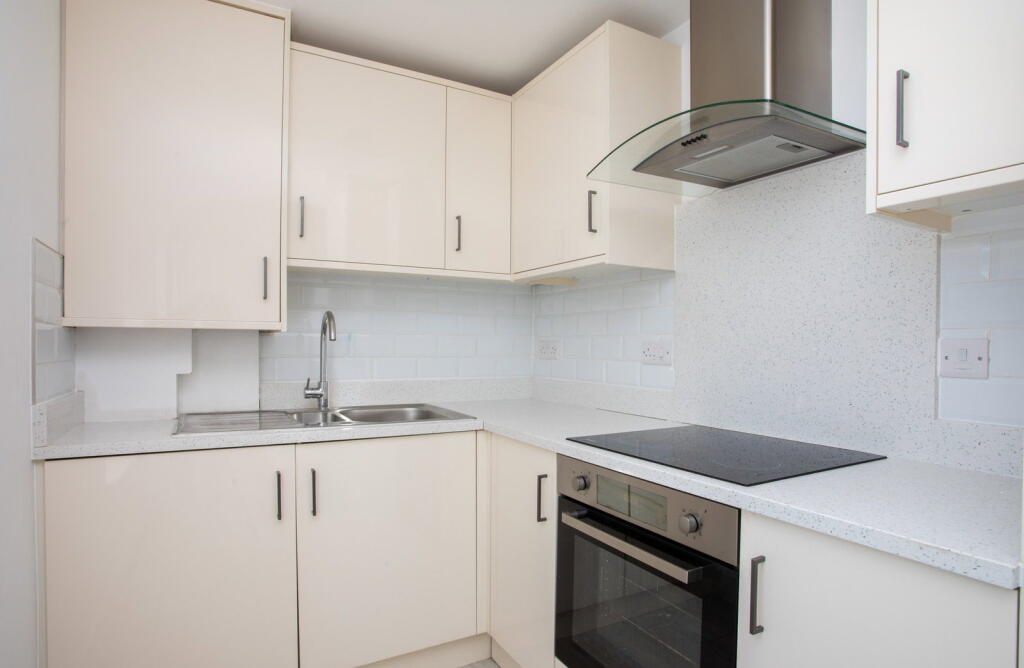 Apartment in Canterbury - View 4