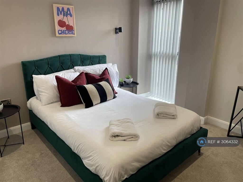 Apartment in Leeds, Leylands, Lovell Park - View 3