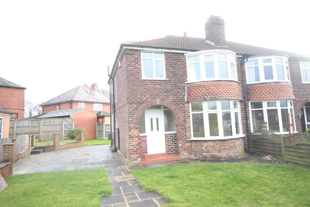 Main image of property: Spen Lane, Leeds