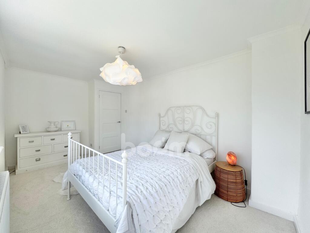 House in Paisley, Renfrewshire - More