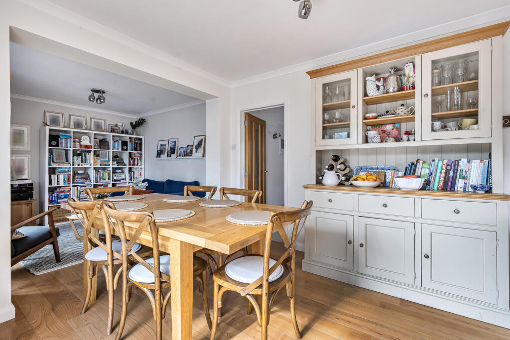 House in Guildford - View 5