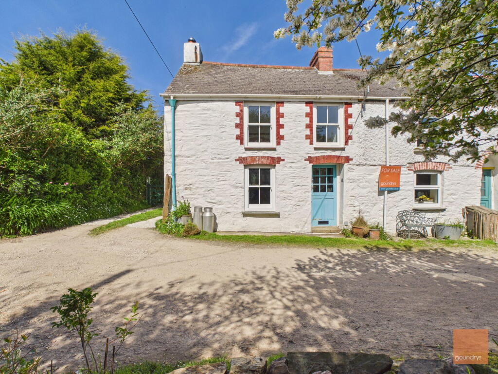 Main image of property: Cottage in St Agnes with large gardens