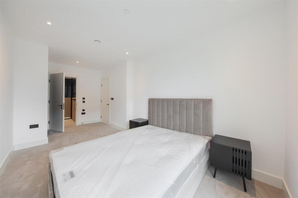 Apartment in London - More