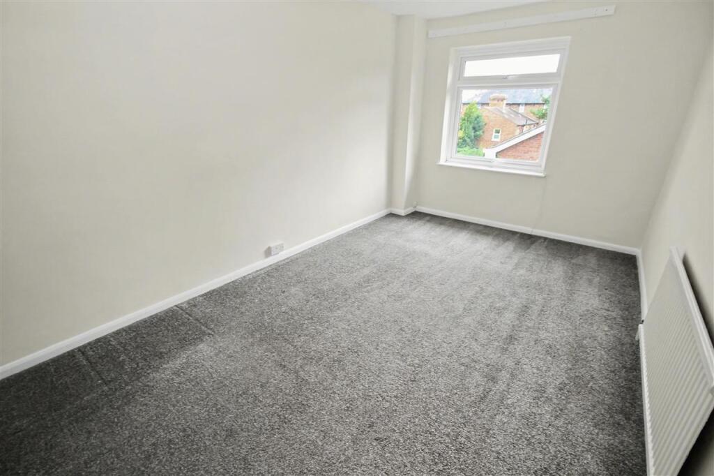 Oberon Court, Shakespeare Road, Bedford photo 4