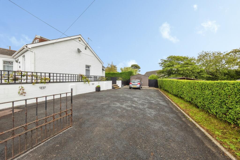 House in Pont-iets, Llangyndeyrn - View 5