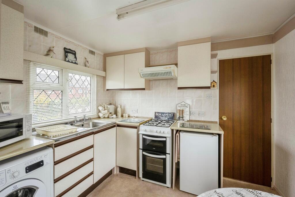 Park Homes, Mexborough photo 3