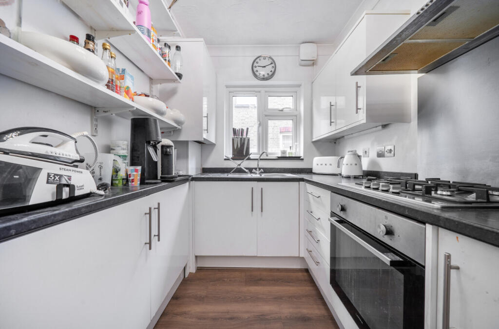 Apartment in Dartford - View 3