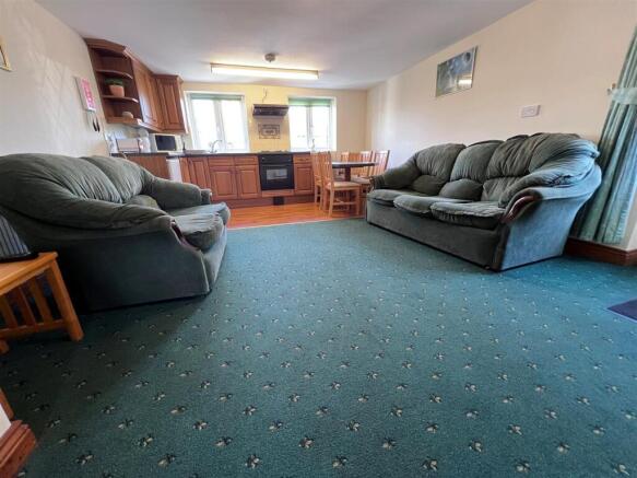 Lounge b.jpg
