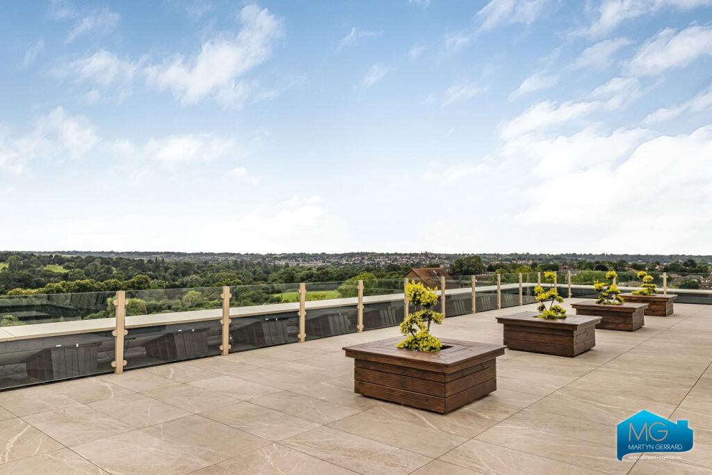 High Road, Whetstone, London, N20 - View 5