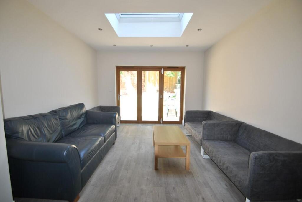1 bedroom house share for rent