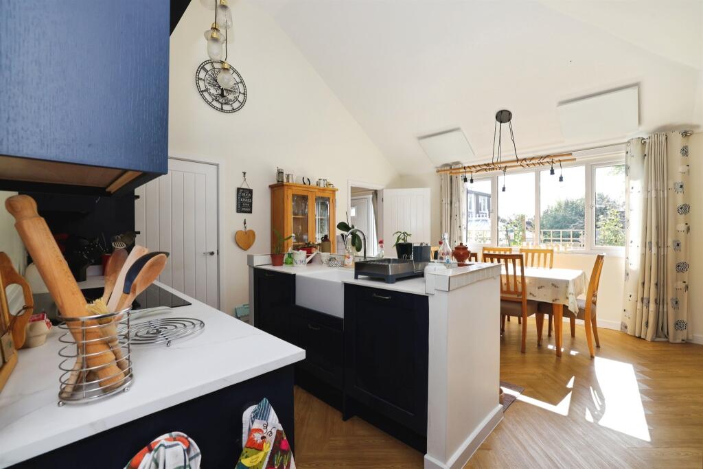 Kitchener Road, Amesbury, Salisbury - View 2
