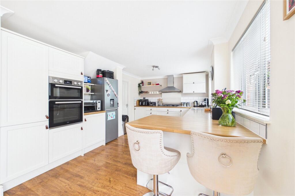 House in Purley on Thames, West Berkshire - View 4