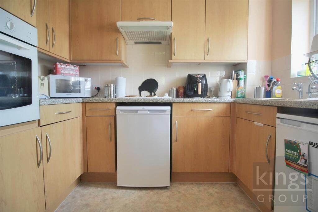Silver Birch Court, Friends Avenue, Cheshunt, Waltham Cross photo 3