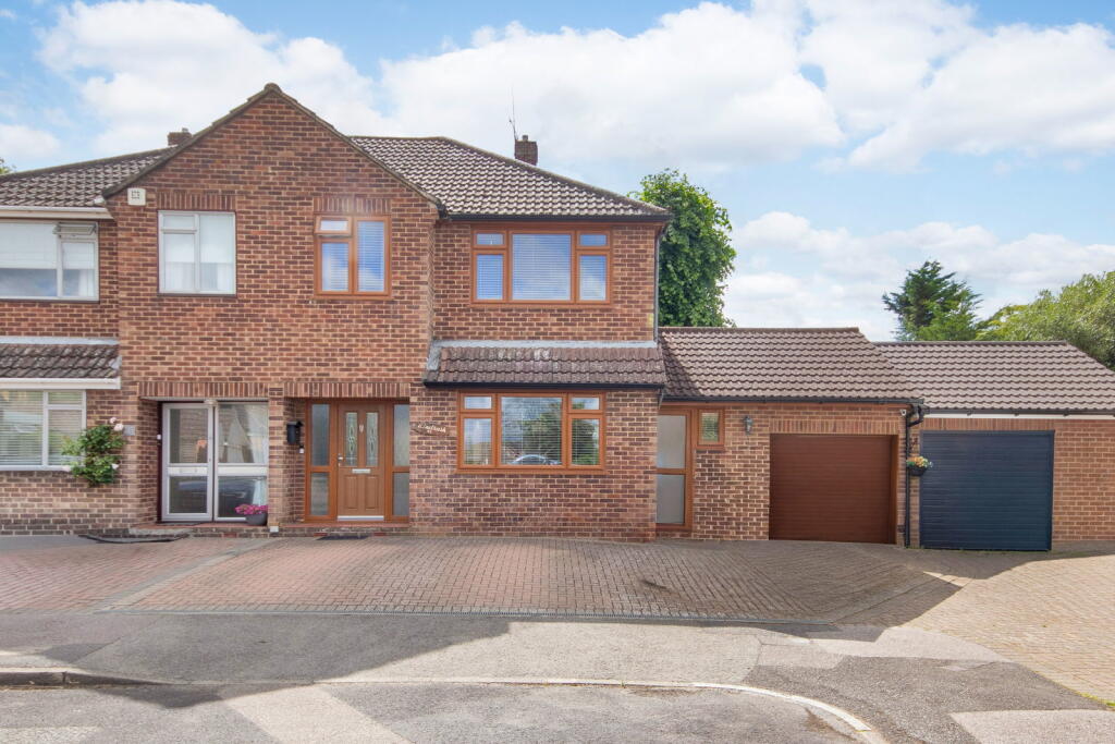 Main image of property: Racefield Close, Shorne, Gravesend, DA12 3EL