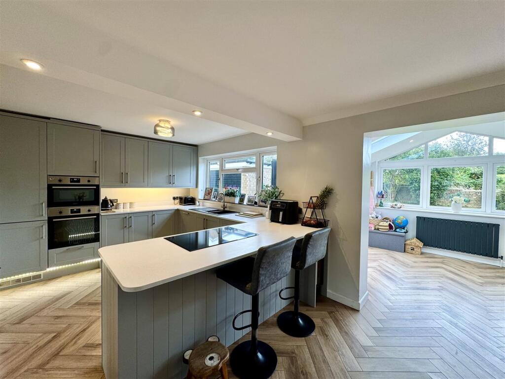 House in Newport - More