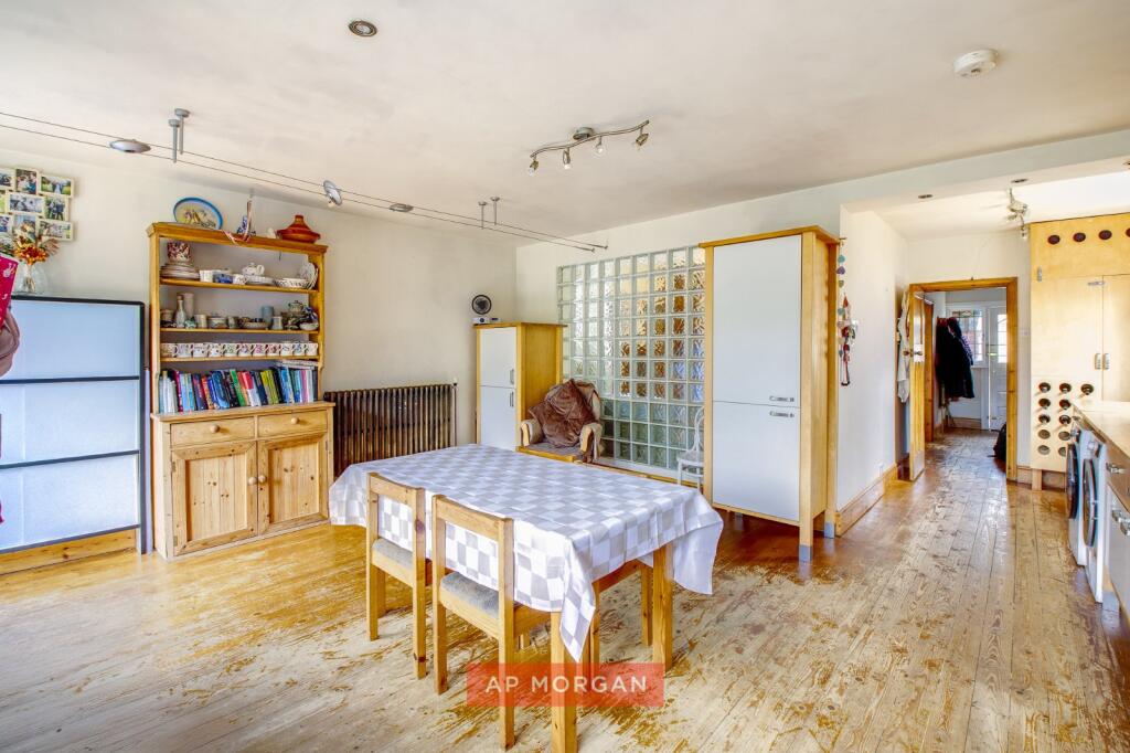 House in Bromsgrove, Perryfields - More