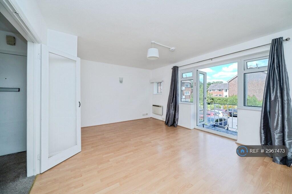 Apartment in London, Royal Borough of Kingston upon Thames - View 3
