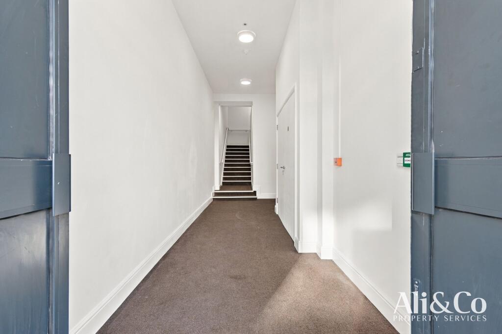 Apartment in Thurrock, Essex - More