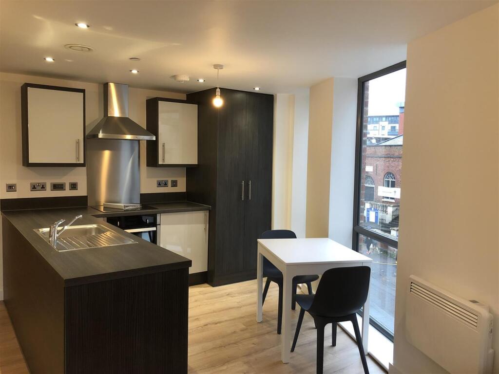 Main image of property: Albert Vaults, Chapel Street , Salford