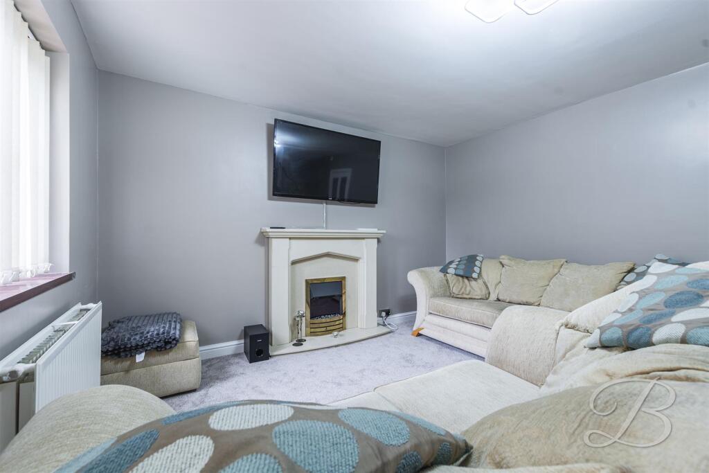 East Lane, Edwinstowe, Mansfield photo 4