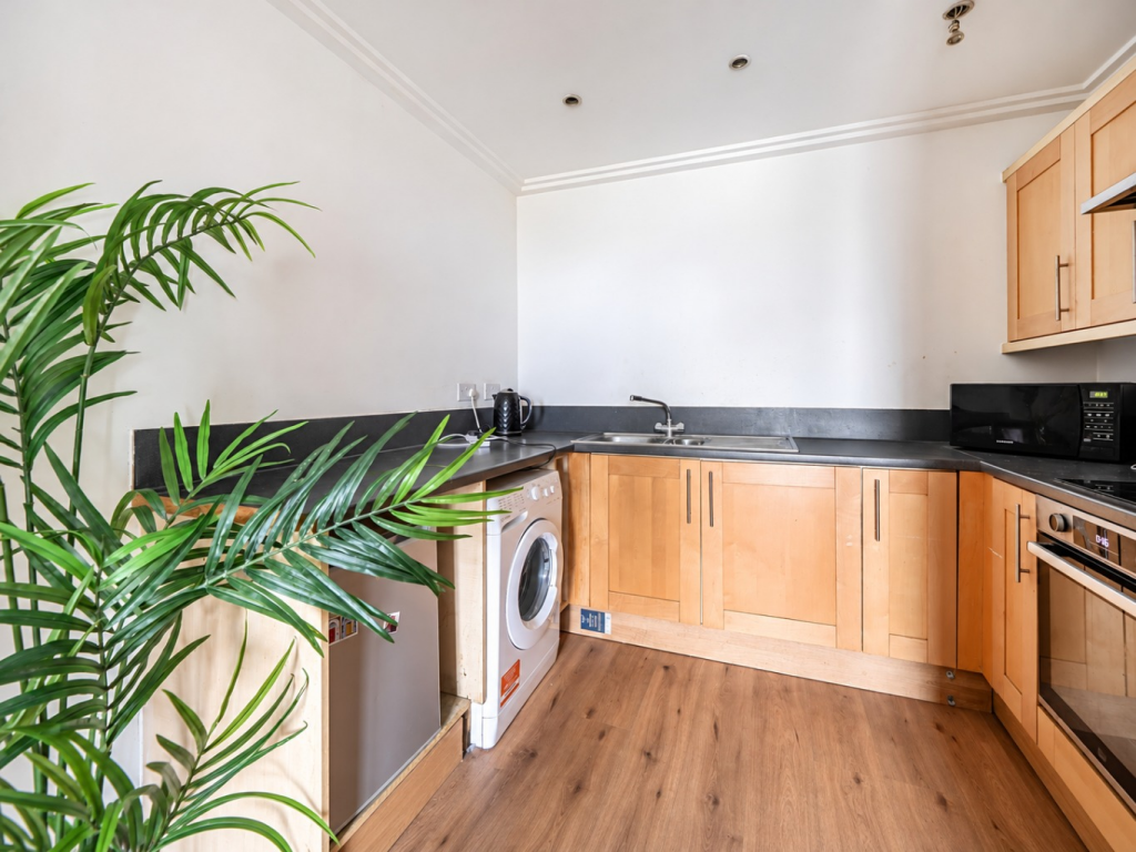 Trentham Court, Victoria Road, London, Greater London, W3 photo 3