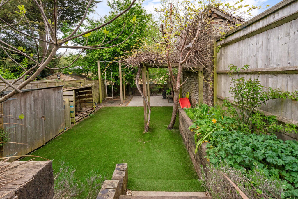 House in Tonbridge - More
