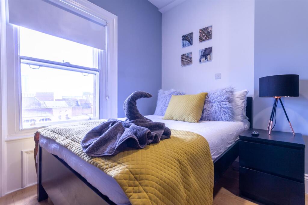 Apartment in Newcastle upon Tyne, Tyne and Wear - View 4