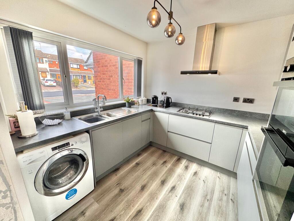 House in Nuneaton and Bedworth, Warwickshire - View 3